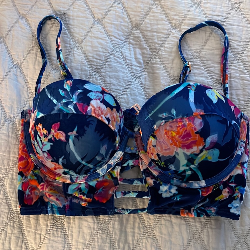 9) NWOT BETTY JOHNSON TOP SZ M